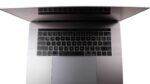 15 Apple MacBook Pro 2017 2.8 GHz Core i7 512GB SSD 16GB RAM Touch Bar (Space Grey) - الصورة 6