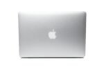 ⁦2015 Apple MacBook Pro 13-inch i5 2.7GHz – 8GB RAM 256GB SSD Silver⁩ - الصورة ⁦12⁩